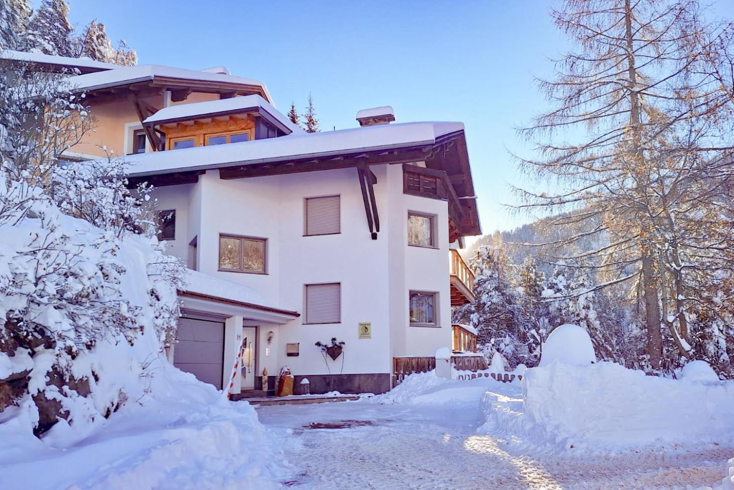 Apart Lisa Sölden Exteriör bild